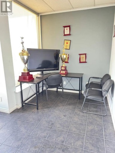 1700 SISMET ROAD, Mississauga (Northeast), Ontario, L4W1R4