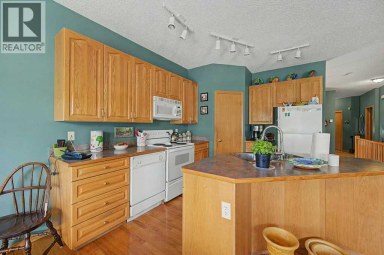 18 Prominence View SW Calgary Alberta photo 13