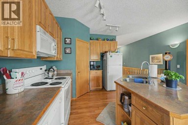 18 Prominence View SW Calgary Alberta photo 14
