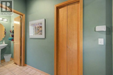18 Prominence View SW Calgary Alberta photo 30