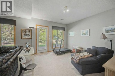 18 Prominence View SW Calgary Alberta photo 33