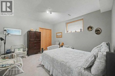 18 Prominence View SW Calgary Alberta photo 37
