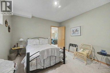 18 Prominence View SW Calgary Alberta photo 38