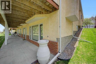 18 Prominence View SW Calgary Alberta photo 5
