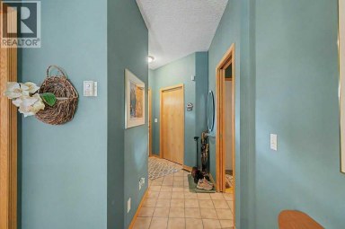 18 Prominence View SW Calgary Alberta photo 7