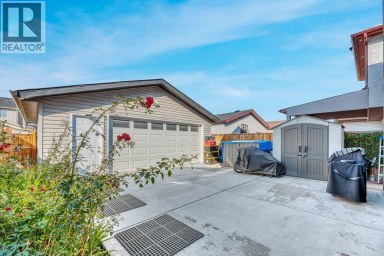 319 Saddlebrook Circle NE Calgary Alberta photo 2