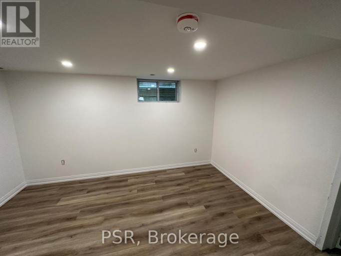 LOWER - 25 COULSON AVENUE, Toronto (Forest Hill South), Ontario, M4V1Y3