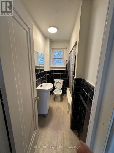 22 PLEASANT VIEW DRIVE, Toronto (Pleasant View), Ontario, M2J3P5
