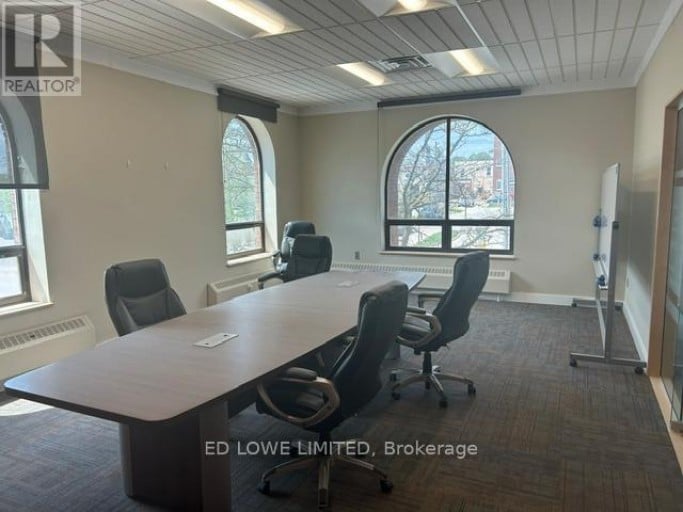 31 COLBORNE STREET E, Orillia, Ontario, L3V1T4
