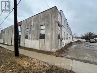 69 PETER STREET S Orillia Ontario photo 2