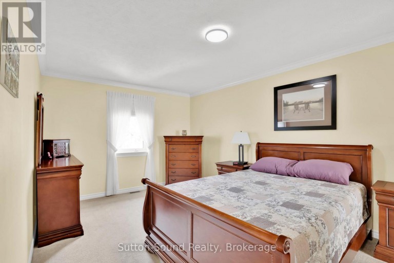 900 10TH AVENUE E, Owen Sound, Ontario, N4K3H7