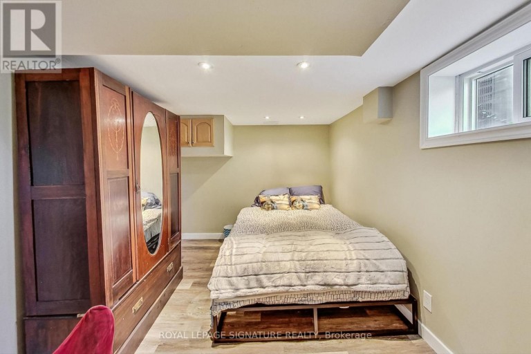 1 MILNE AVENUE, Toronto (Oakridge), Ontario, M1L1J7