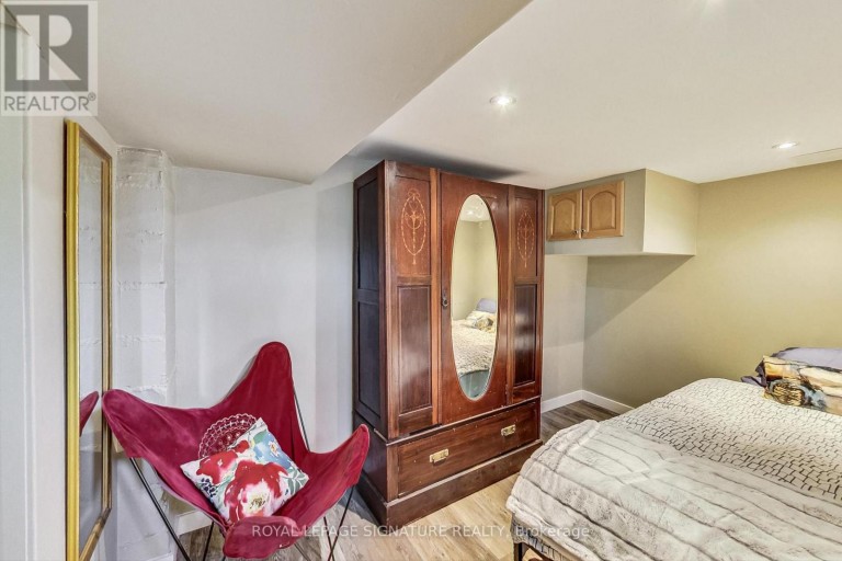 1 MILNE AVENUE, Toronto (Oakridge), Ontario, M1L1J7