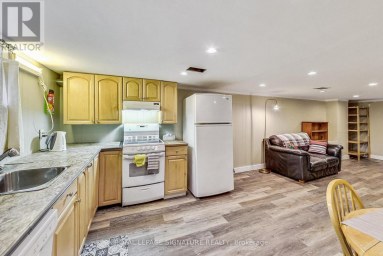 1 MILNE AVENUE Toronto (Oakridge) Ontario photo 5