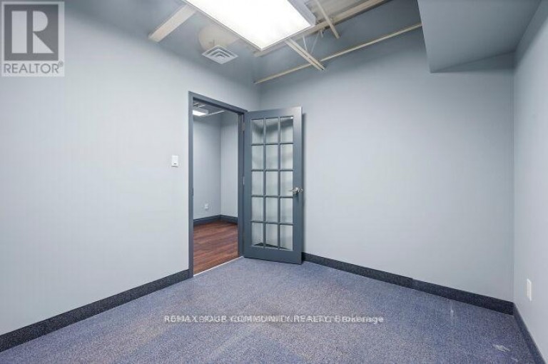 6 - 355 HARRY WALKER PARKWAY, Newmarket (Newmarket Industrial Park), Ontario, L3Y8V6