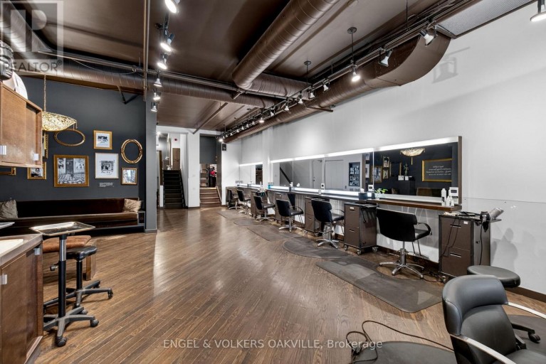 145 LAKESHORE ROAD E, Oakville (OO Old Oakville), Ontario, L6J1H3