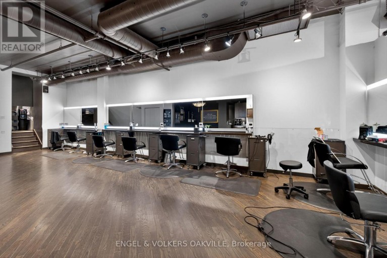 145 LAKESHORE ROAD E, Oakville (OO Old Oakville), Ontario, L6J1H3