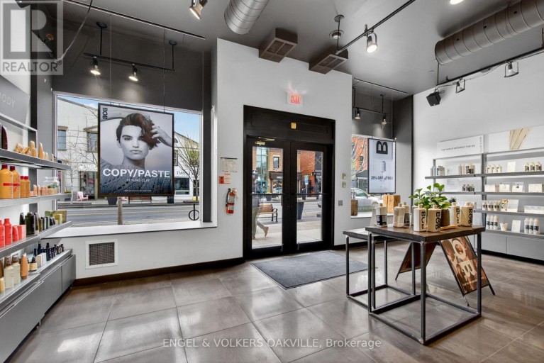 145 LAKESHORE ROAD E, Oakville (OO Old Oakville), Ontario, L6J1H3
