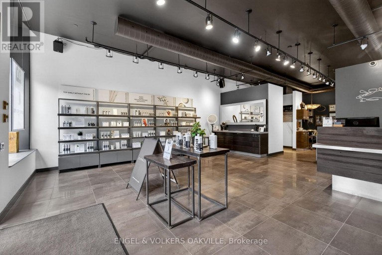 145 LAKESHORE ROAD E, Oakville (OO Old Oakville), Ontario, L6J1H3