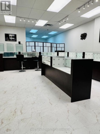 AM4 - 15 MARTIN STREET, Milton (OM Old Milton), Ontario, L9T2R1