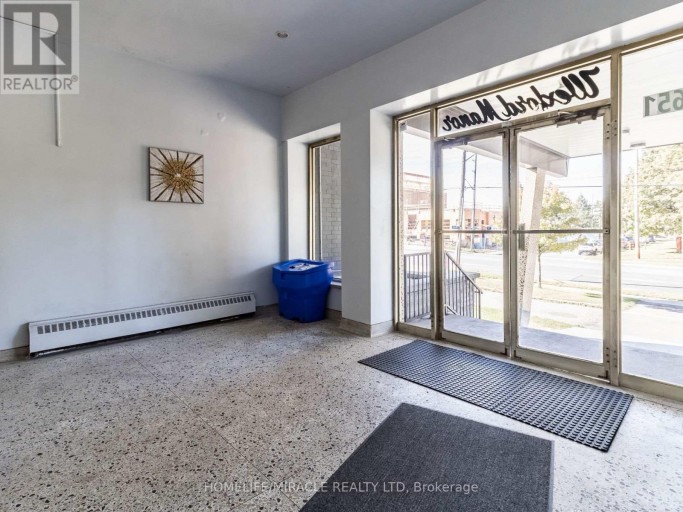 302 - 1651 VICTORIA PK AVENUE, Toronto (Wexford-Maryvale), Ontario, M1R1P9