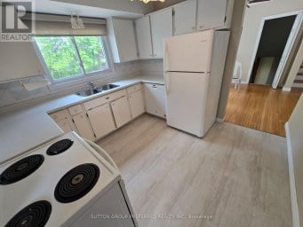 17 AGINCOURT PLACE London South (South T) Ontario photo 3