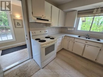 17 AGINCOURT PLACE London South (South T) Ontario photo 4