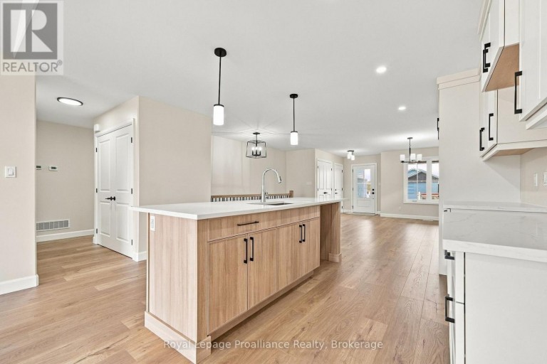 100 HASTINGS PARK DRIVE, Belleville (Belleville Ward), Ontario, K8P0G7