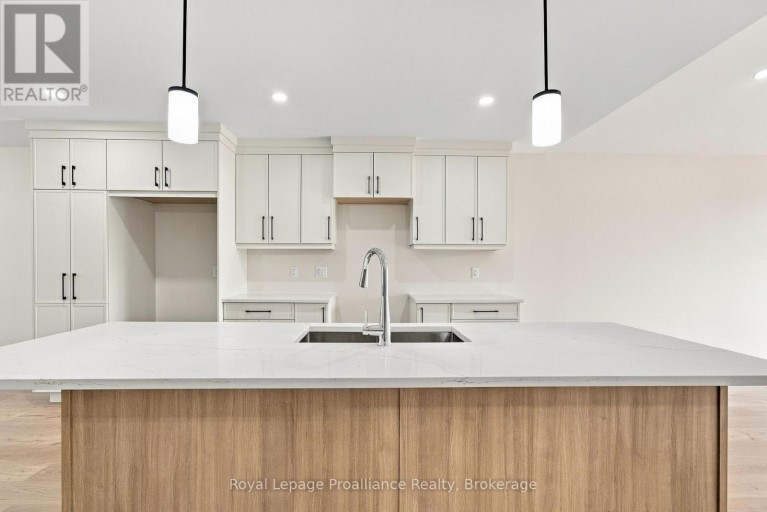 100 HASTINGS PARK DRIVE, Belleville (Belleville Ward), Ontario, K8P0G7