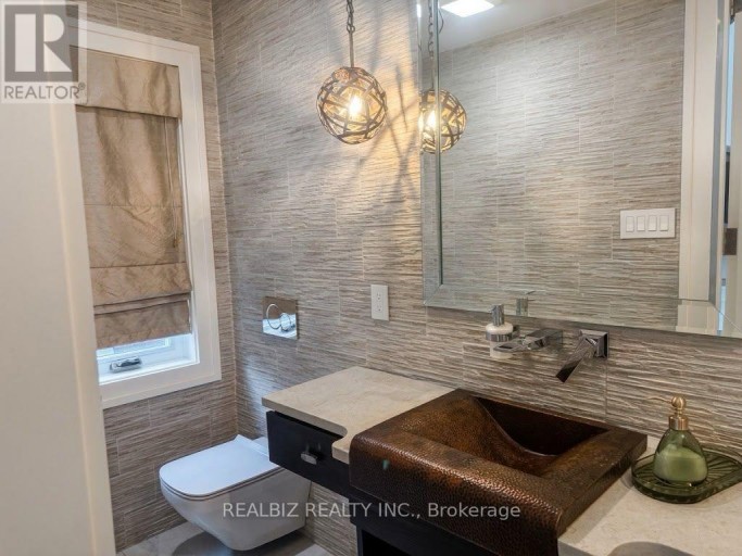 39 HEMFORD CRESCENT, Toronto (Banbury-Don Mills), Ontario, M3B2S4