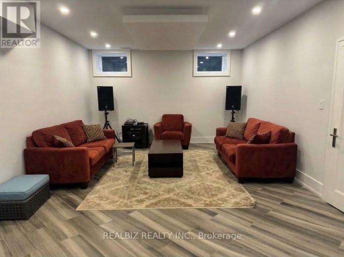 39 HEMFORD CRESCENT, Toronto (Banbury-Don Mills), Ontario, M3B2S4