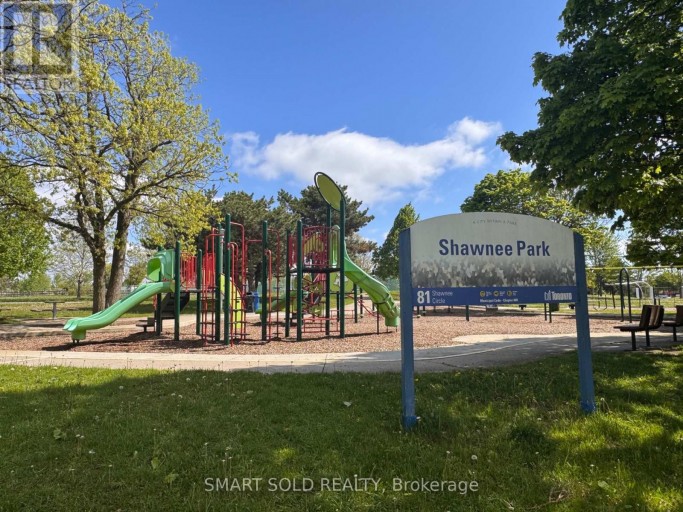 243 SHAWNEE CIRCLE, Toronto (Pleasant View), Ontario, M2H2Y3
