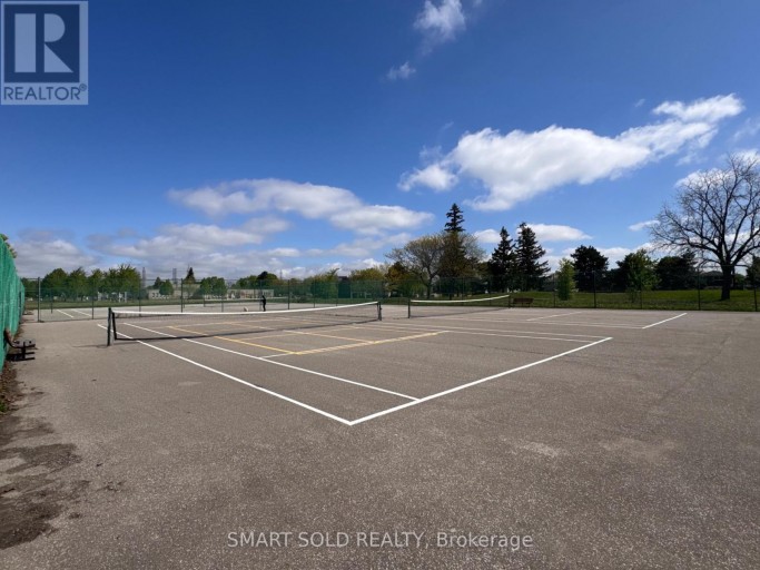 243 SHAWNEE CIRCLE, Toronto (Pleasant View), Ontario, M2H2Y3