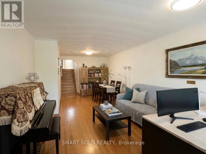 243 SHAWNEE CIRCLE, Toronto (Pleasant View), Ontario, M2H2Y3