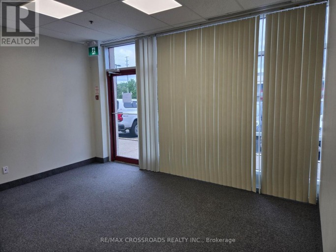 102 -SECTION 1 - 18 CROWN  STEEL DRIVE, Markham (Milliken Mills West), Ontario, L3R9X8