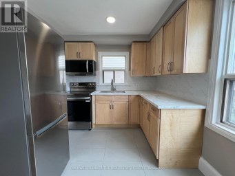 4 - 108 GRANDVILLE AVENUE Toronto (Rockcliffe-Smythe) Ontario photo 2