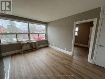 4 - 108 GRANDVILLE AVENUE Toronto (Rockcliffe-Smythe) Ontario photo 3