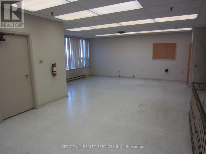UNIT A - 76 SIGNET DRIVE, Toronto (Humber Summit), Ontario, M9L1T2