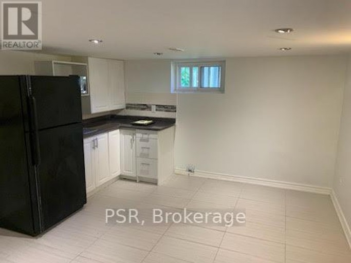LOWER - 307 ANDERSON STREET, Whitby (Blue Grass Meadows), Ontario, L1N3V7