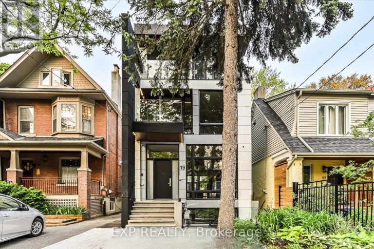LOWER - 19 DEVON ROAD, Toronto (East End-Danforth), Ontario, M4E2J7