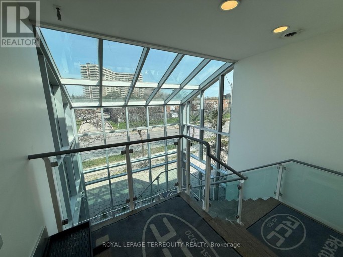 200 - 4101 STEELES AVENUE W, Toronto (Black Creek), Ontario, M3N1V7