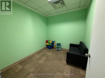200 - 4101 STEELES AVENUE W Toronto (Black Creek) Ontario photo 4
