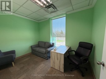 200 - 4101 STEELES AVENUE W Toronto (Black Creek) Ontario photo 8
