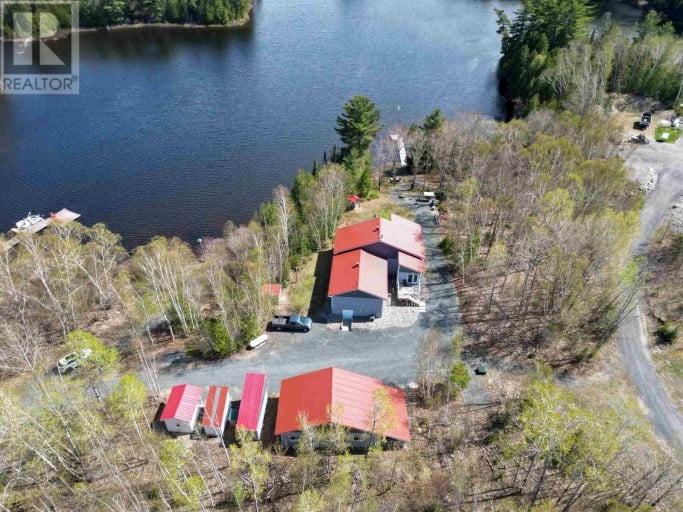 837 Stanrock Rd, Elliot Lake, Ontario (id Sm261182)
