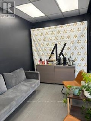 2764 VICTORIA PARK AVENUE, Toronto (Pleasant View), Ontario, M2J4A8