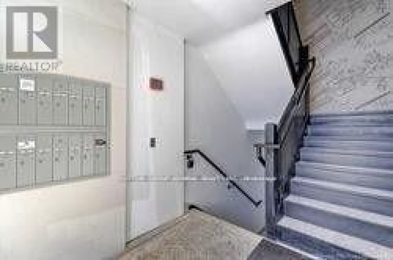 212 - 678 KINGSTON ROAD, Toronto (East End-Danforth), Ontario, M4E1R4