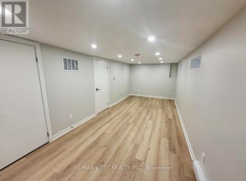 BSMT - 10 VIMY AVENUE Toronto (Weston) Ontario photo 4