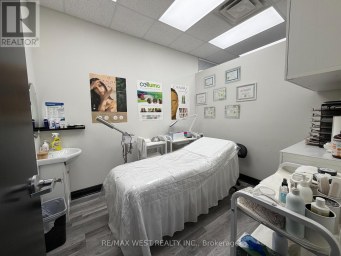 6 - 8707 DUFFERIN STREET Vaughan (Patterson) Ontario photo 4
