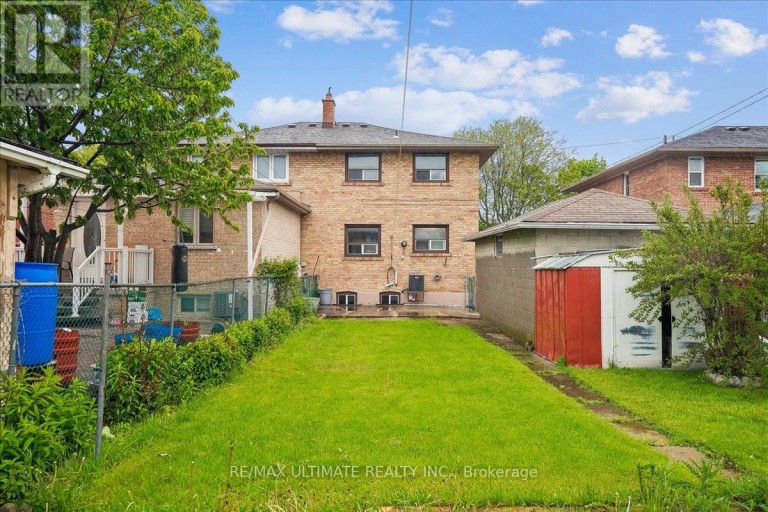 12 THURODALE AVENUE, Toronto (Brookhaven-Amesbury), Ontario, M6M3B3