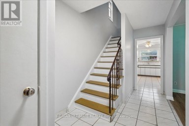 12 THURODALE AVENUE Toronto (Brookhaven-Amesbury) Ontario photo 5